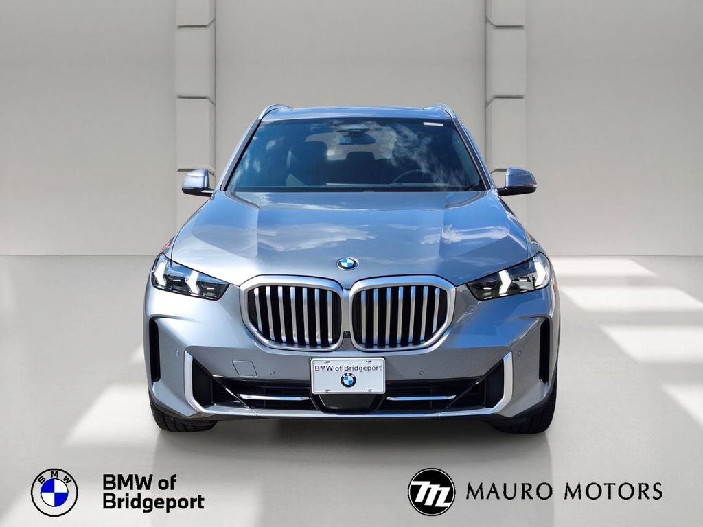 Used 2024 Gray BMW xDrive40i image 9