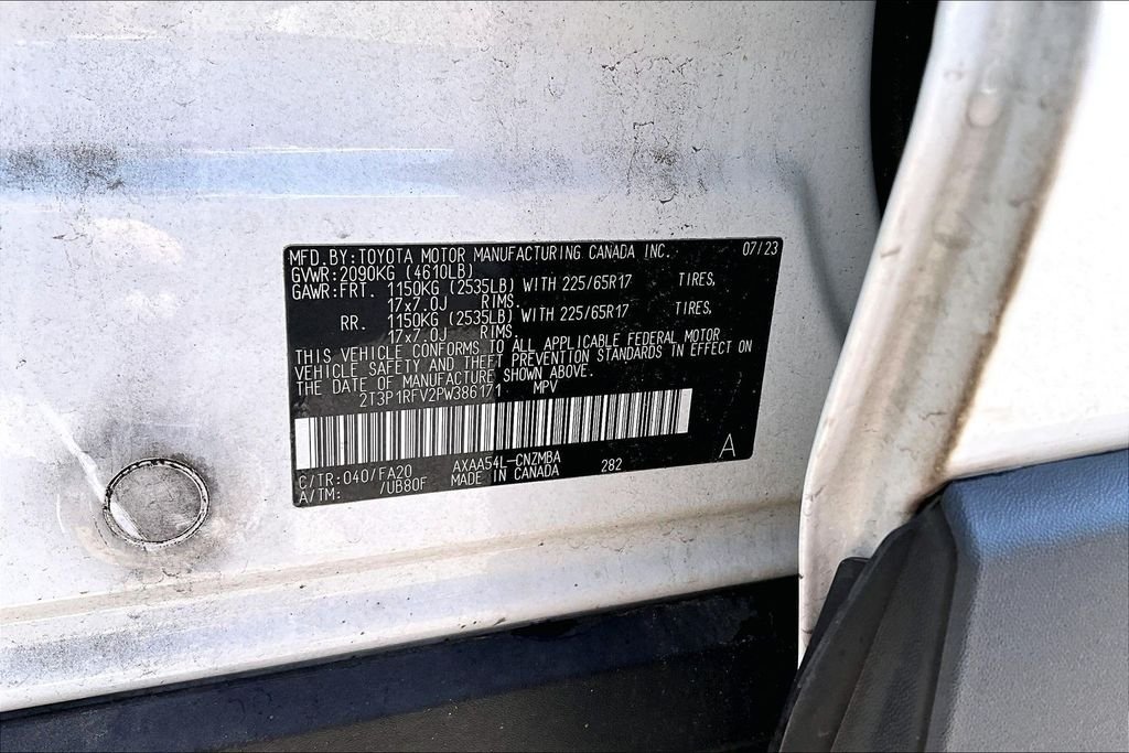 Used 2023 White Toyota XLE image 30