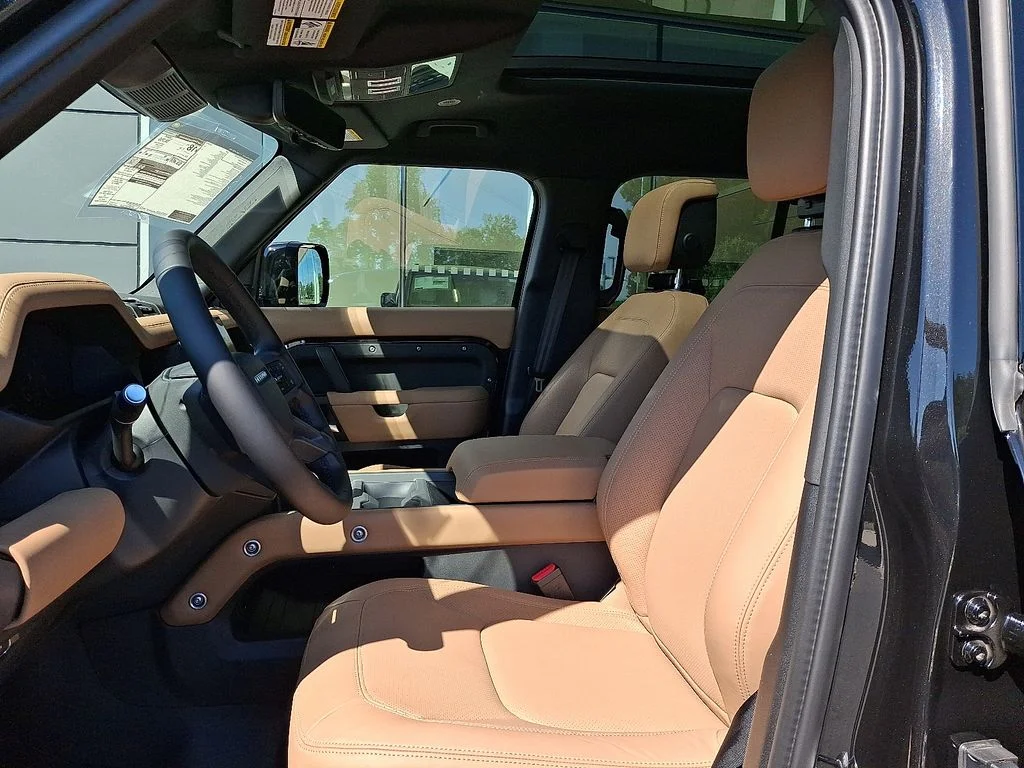 New 2026  Land Rover X-Dynamic SE image 9