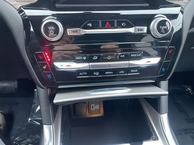 2023 Ford Explorer Limited - Photo 23