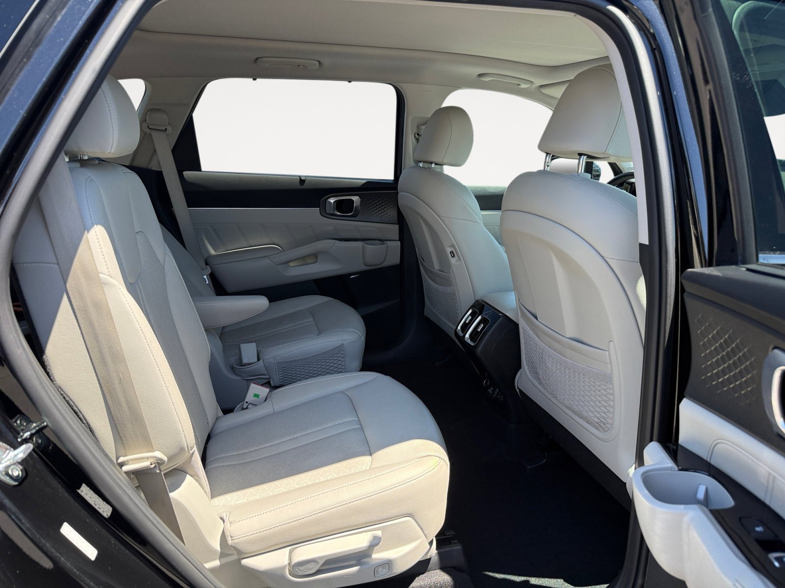 Used 2023 Aurora Black Kia SX Prestige image 18