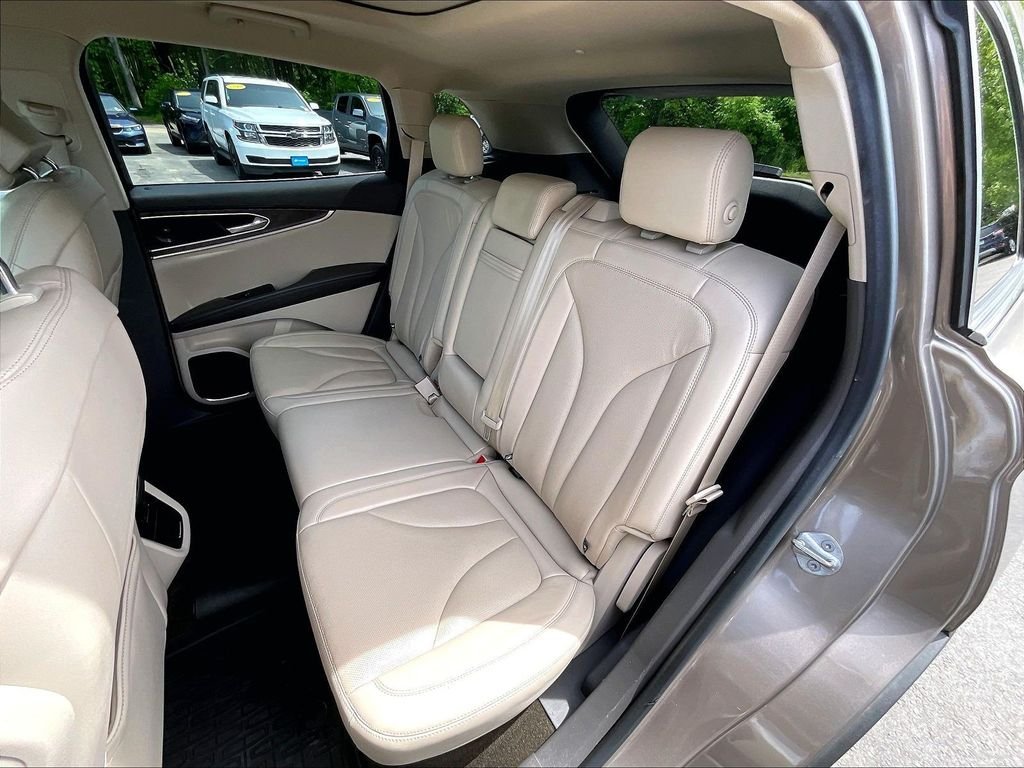 Used 2019 Brown Lincoln Reserve image 25