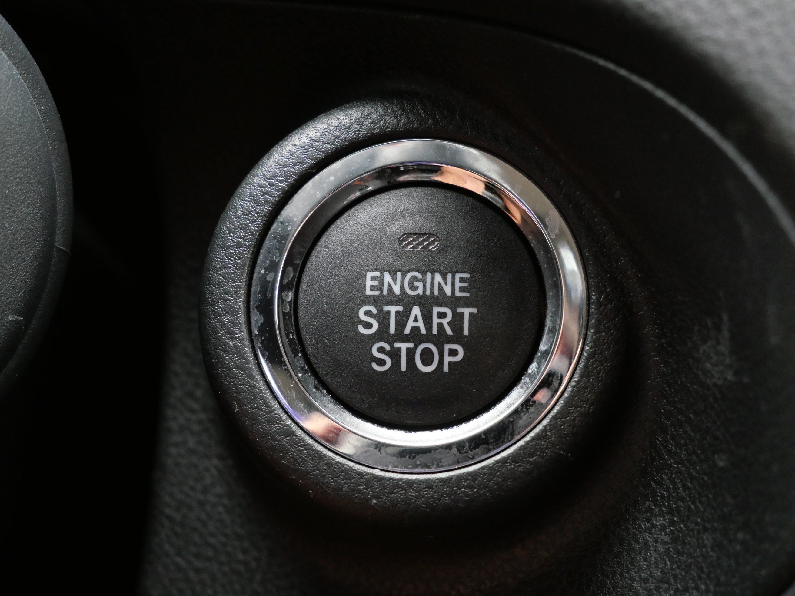 Used 2023 Ice Silver Metallic Subaru Limited image 31