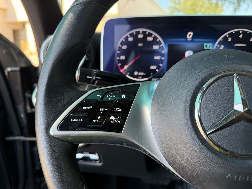 Used 2023  Mercedes-Benz C 300 image 24