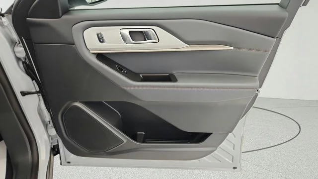 New 2026 Space White Metallic Ford Active image 63