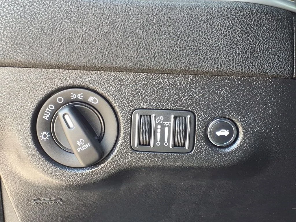 Used 2022 Gray Dodge SXT image 24
