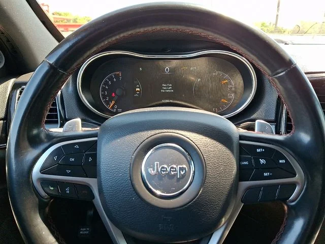 Used 2020 Red Jeep Trailhawk image 25