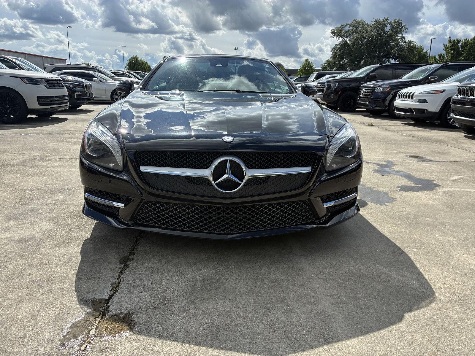 Used 2016 Obsidian Black Metallic Mercedes-Benz SL 400 image 2