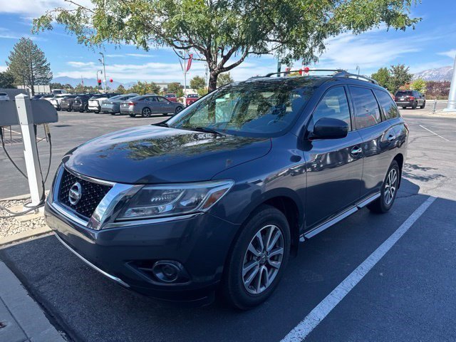 Used 2013 Nissan Pathfinder SV with VIN 5N1AR2MN4DC686667 for sale in Orem, UT