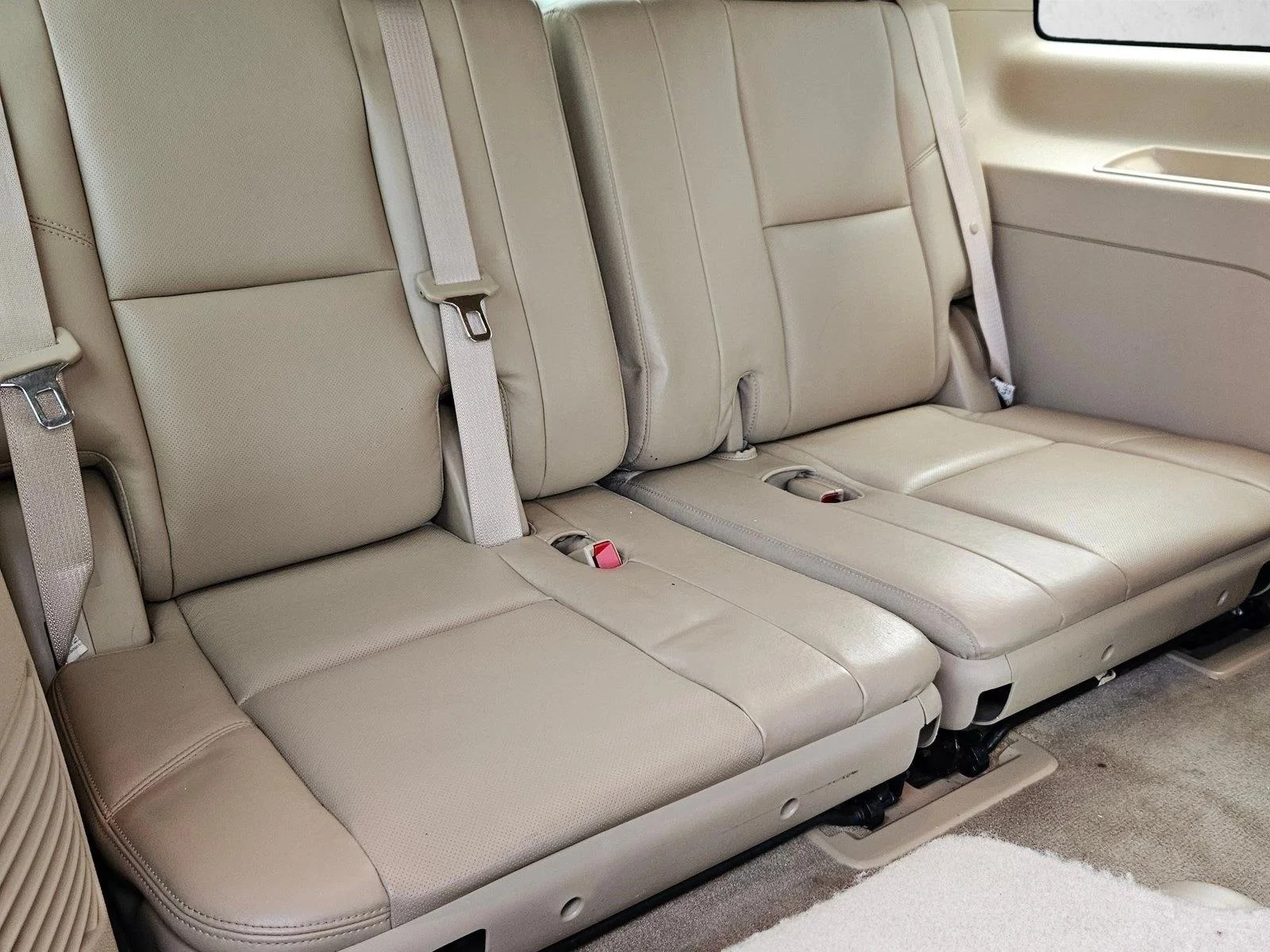 Used 2011 Black Raven Cadillac Luxury image 20