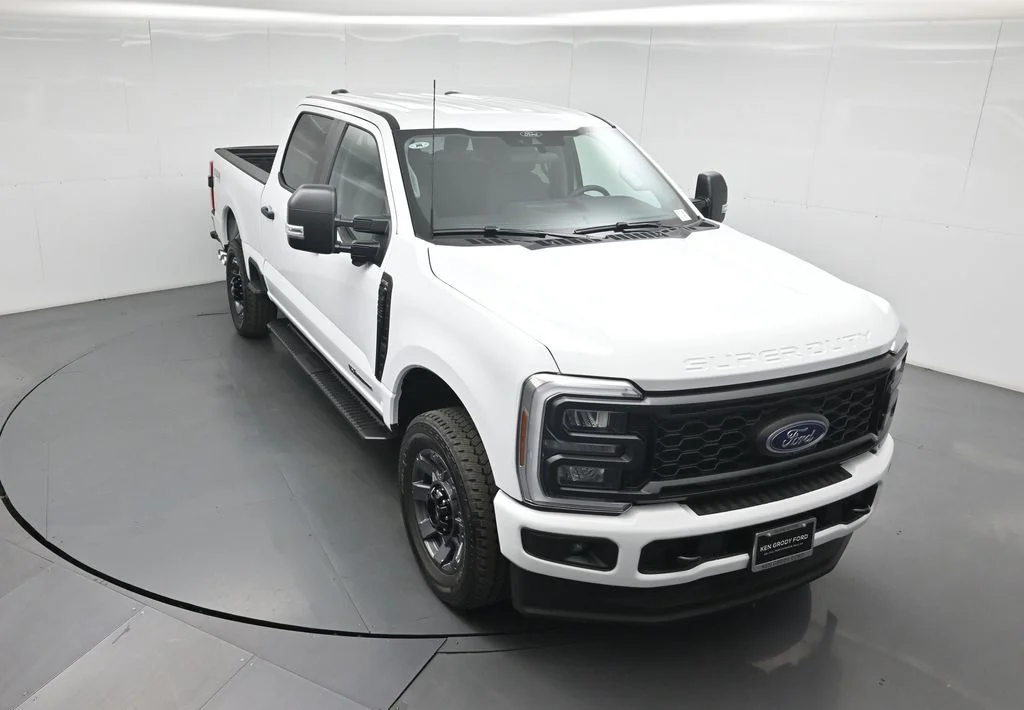 New 2026 Oxford White Ford XL image 32
