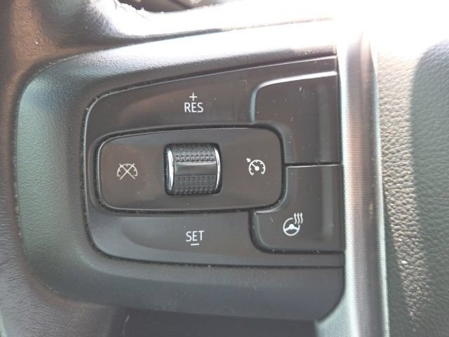 Used 2022 SUMMIT WHITE GMC Elevation image 25