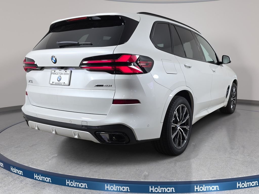 New 2026 Mineral White Metallic BMW xDrive40i image 5
