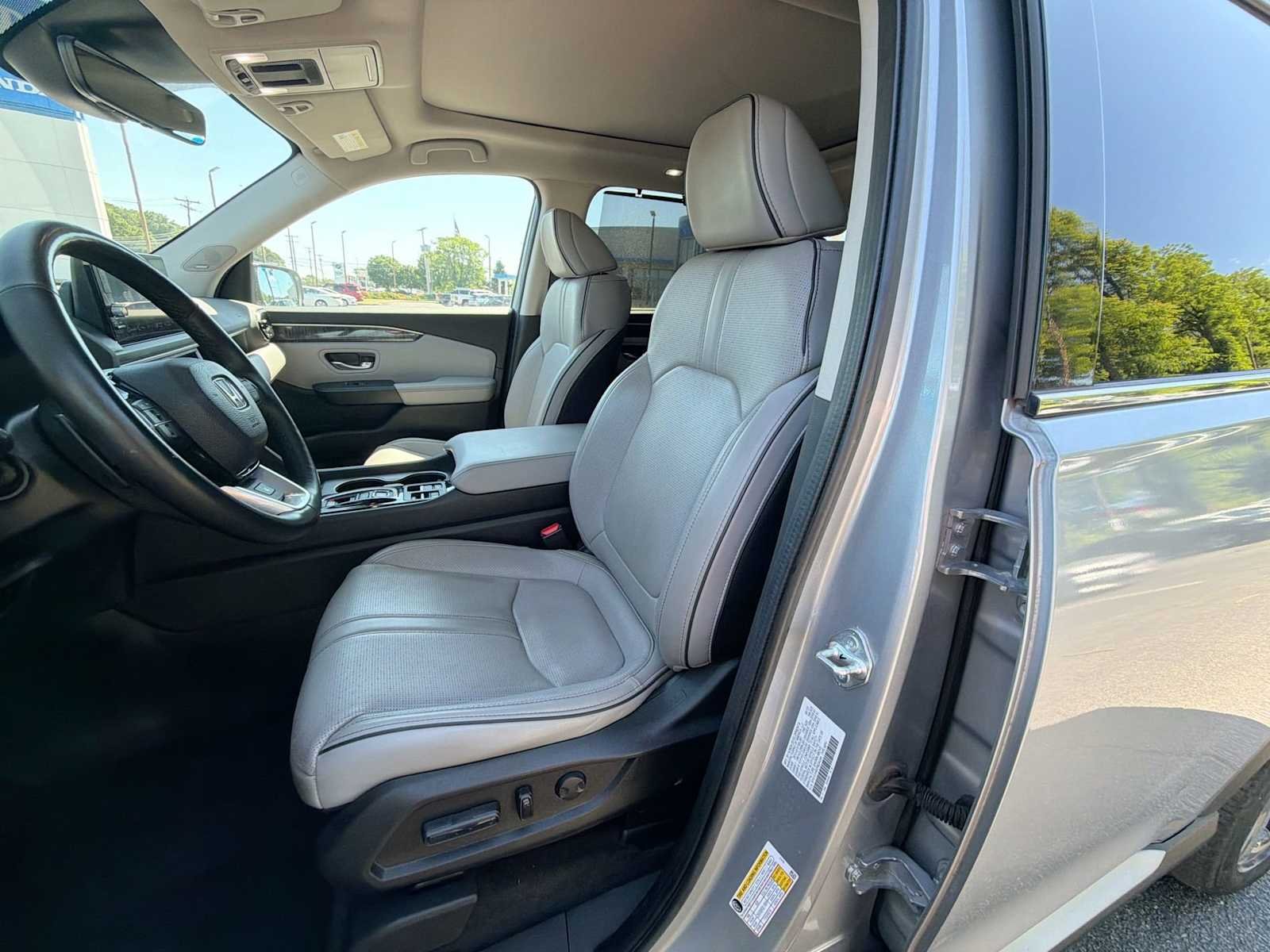 Used 2023 Lunar Silver Metallic Honda Elite image 21