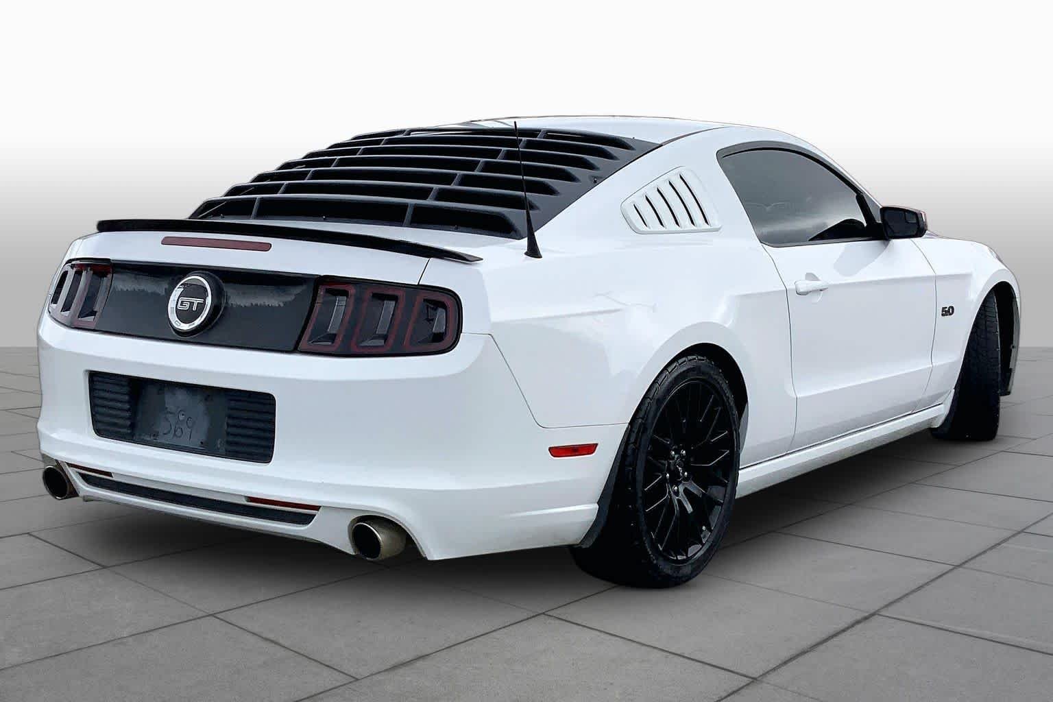 Used 2014 Oxford White Ford GT image 11