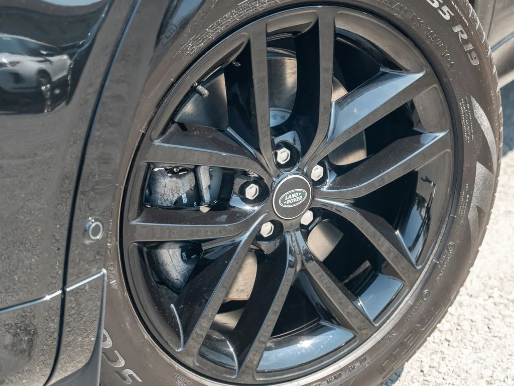 Certified Used 2025 Black Land Rover SE image 9