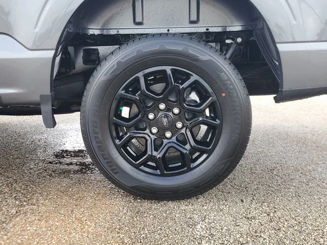 New 2026 Carbonized Gray Metallic Ford XLT image 7
