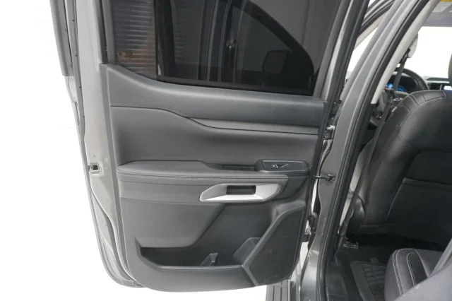 Used 2025 Carbonized Gray Metallic Ford LARIAT image 19