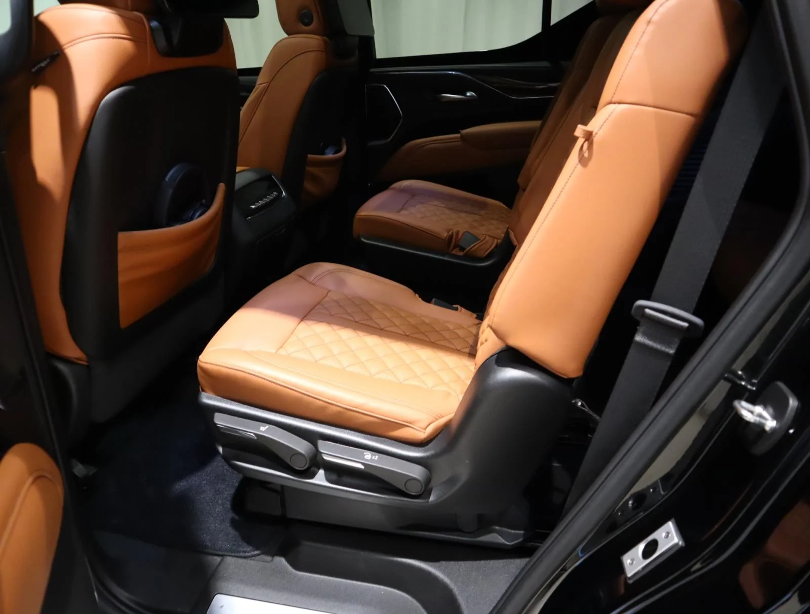 Used 2024 Black Raven Cadillac 4WD 4dr Premium Luxury image 18