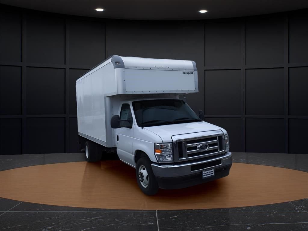 2024 Ford E-Series Cutaway Base