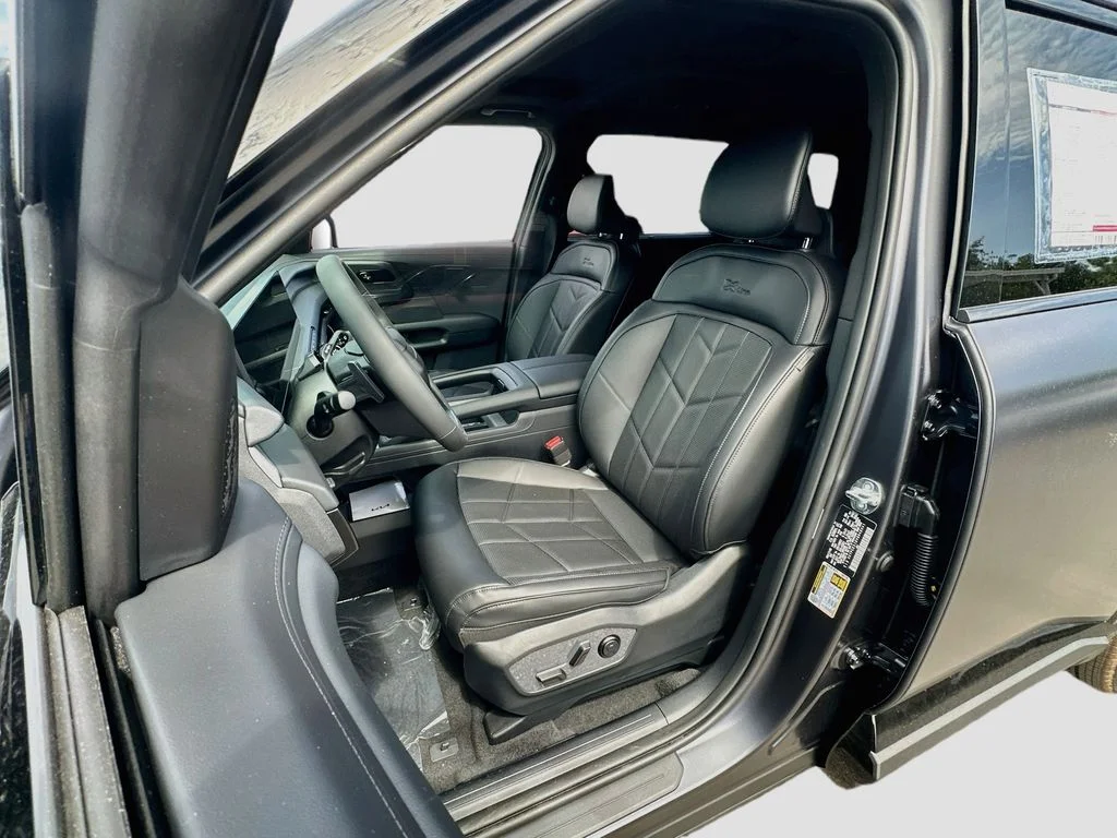 New 2027 Panthera Metal Matte Kia X-Line EX image 21