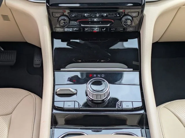 Used 2022 White Jeep 4xe image 21