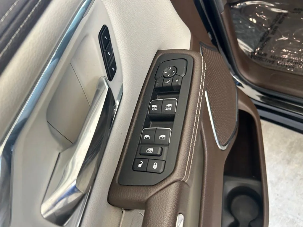 Used 2025 Black Ram Laramie image 40
