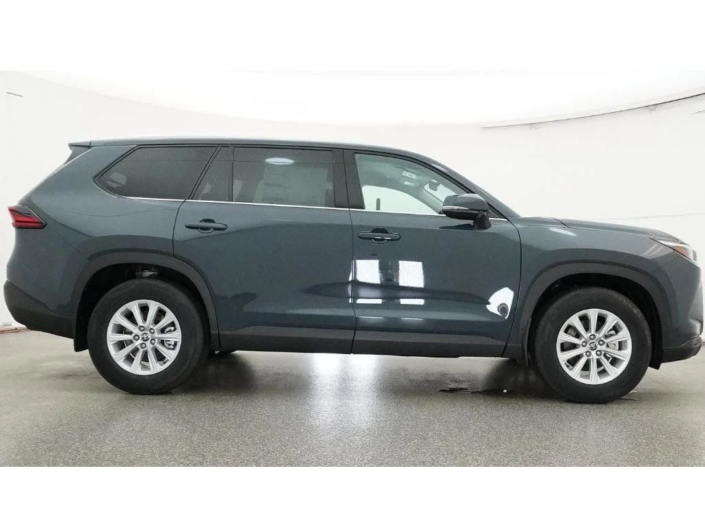 New 2026 White Toyota XLE image 34