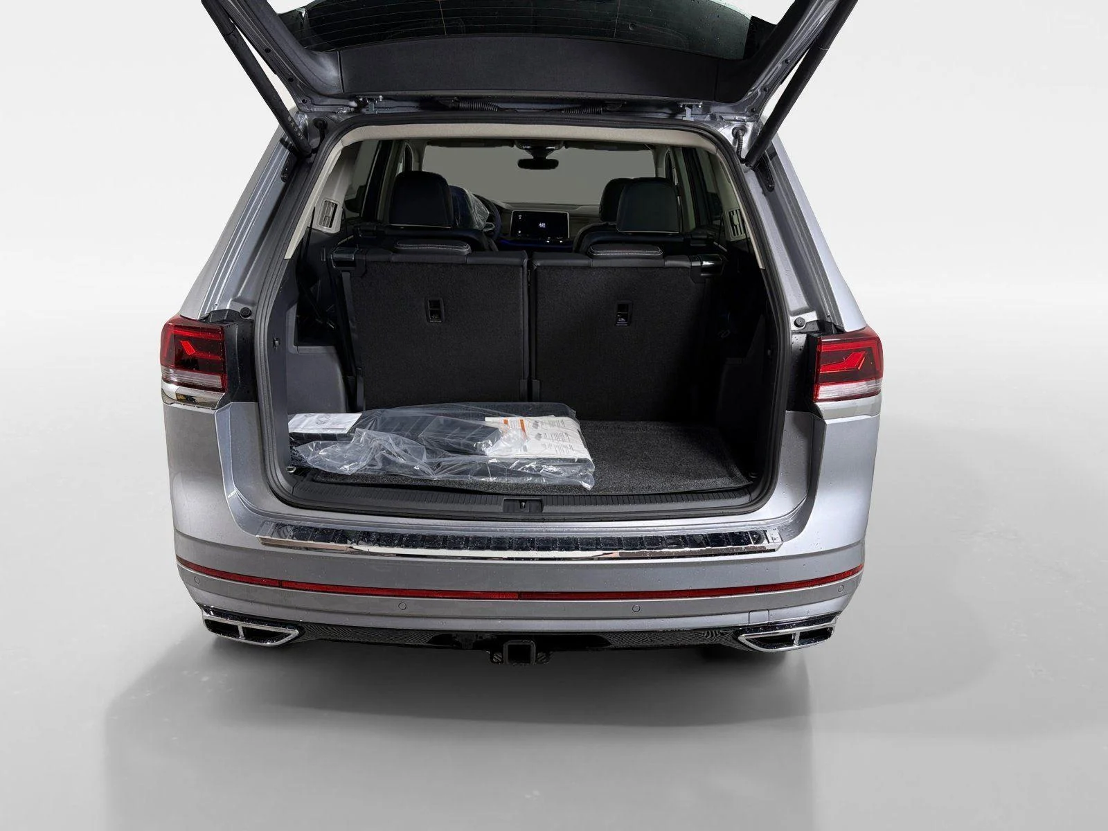 New 2026 Silver Mist Metallic Volkswagen 2.0T SEL Premium R-Line image 6