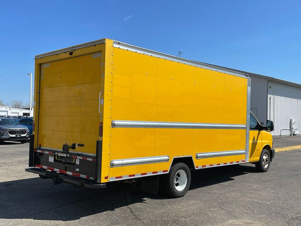 Used 2021  GMC Work Van image 2