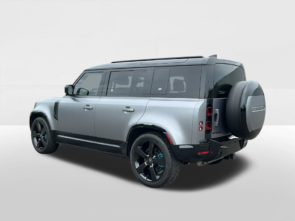 Certified Used 2024 Gray Land Rover X-Dynamic SE image 6