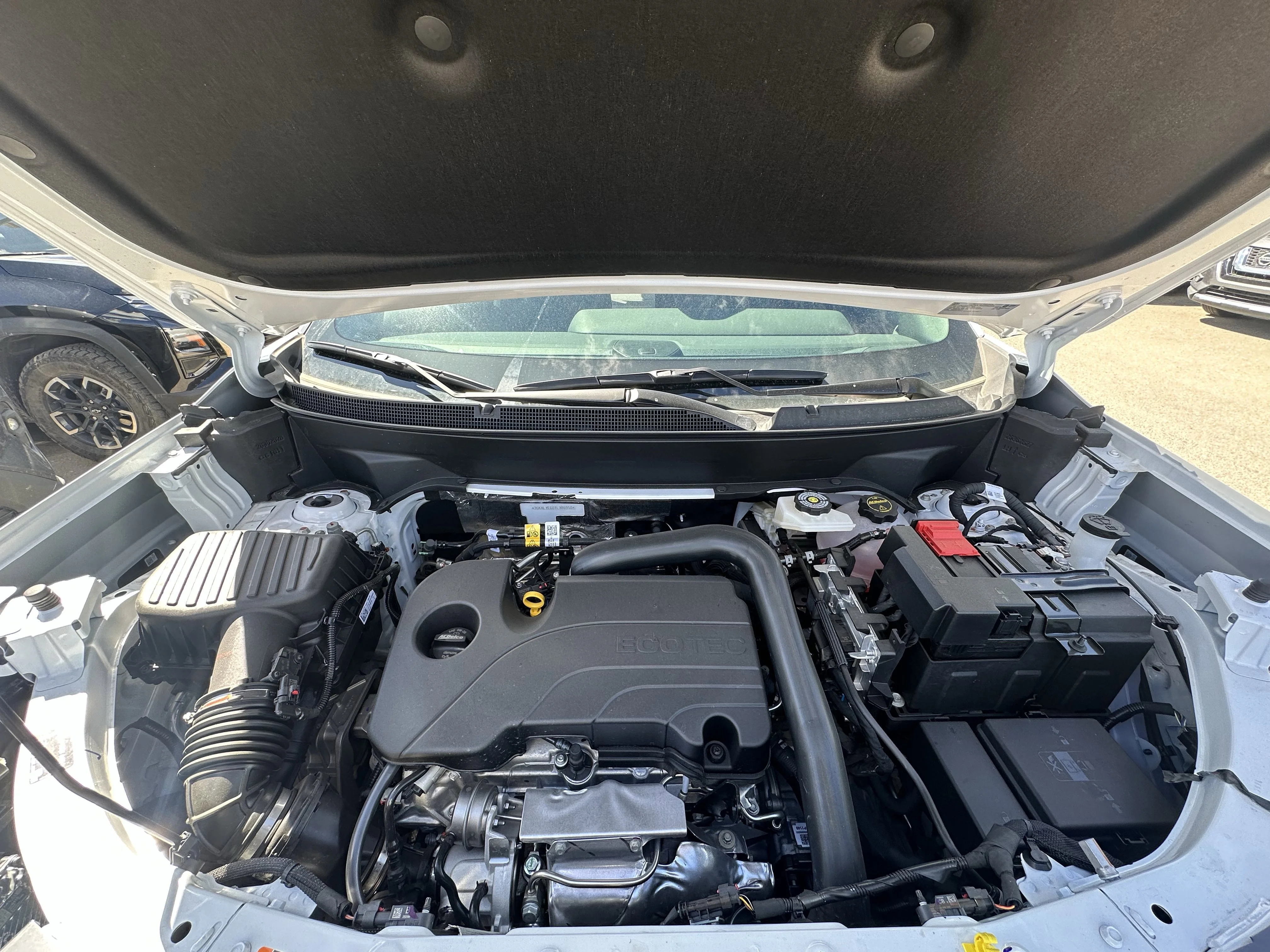 New 2026 Summit White GMC AWD AT4 image 7