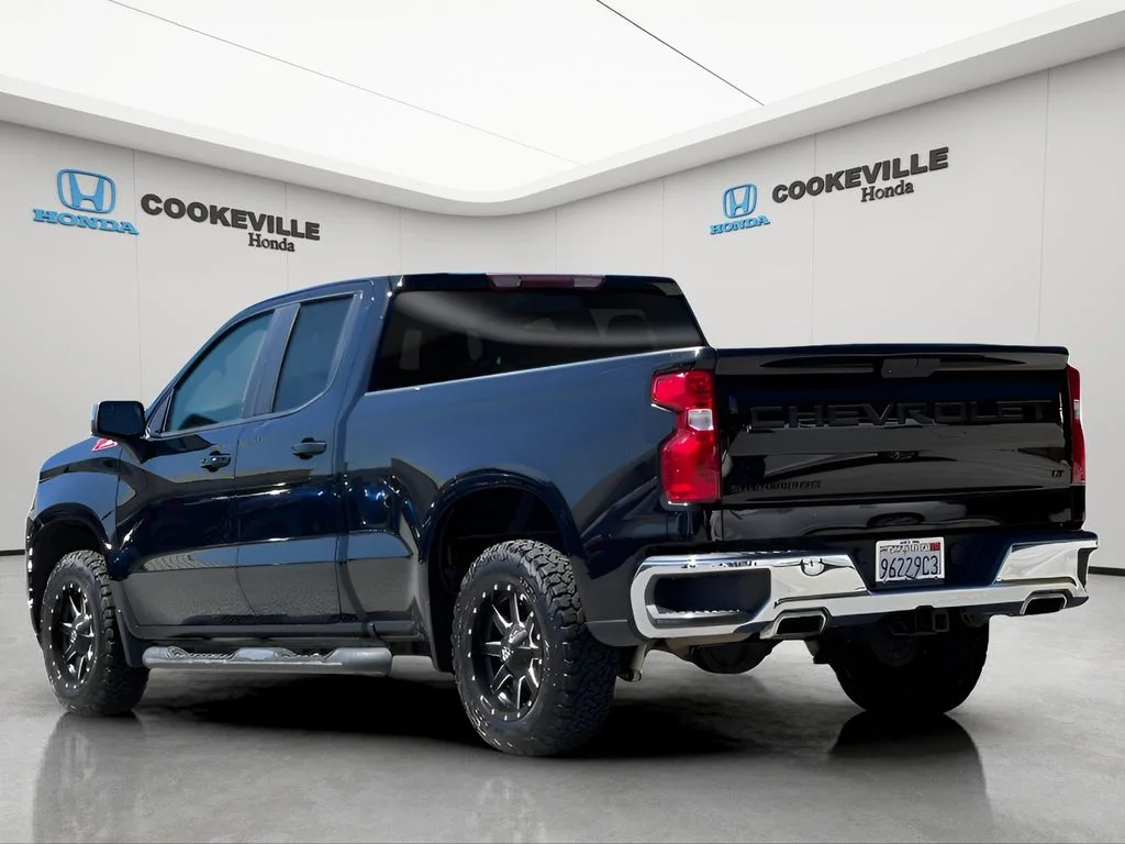 Used 2020 Black Chevrolet LT image 6