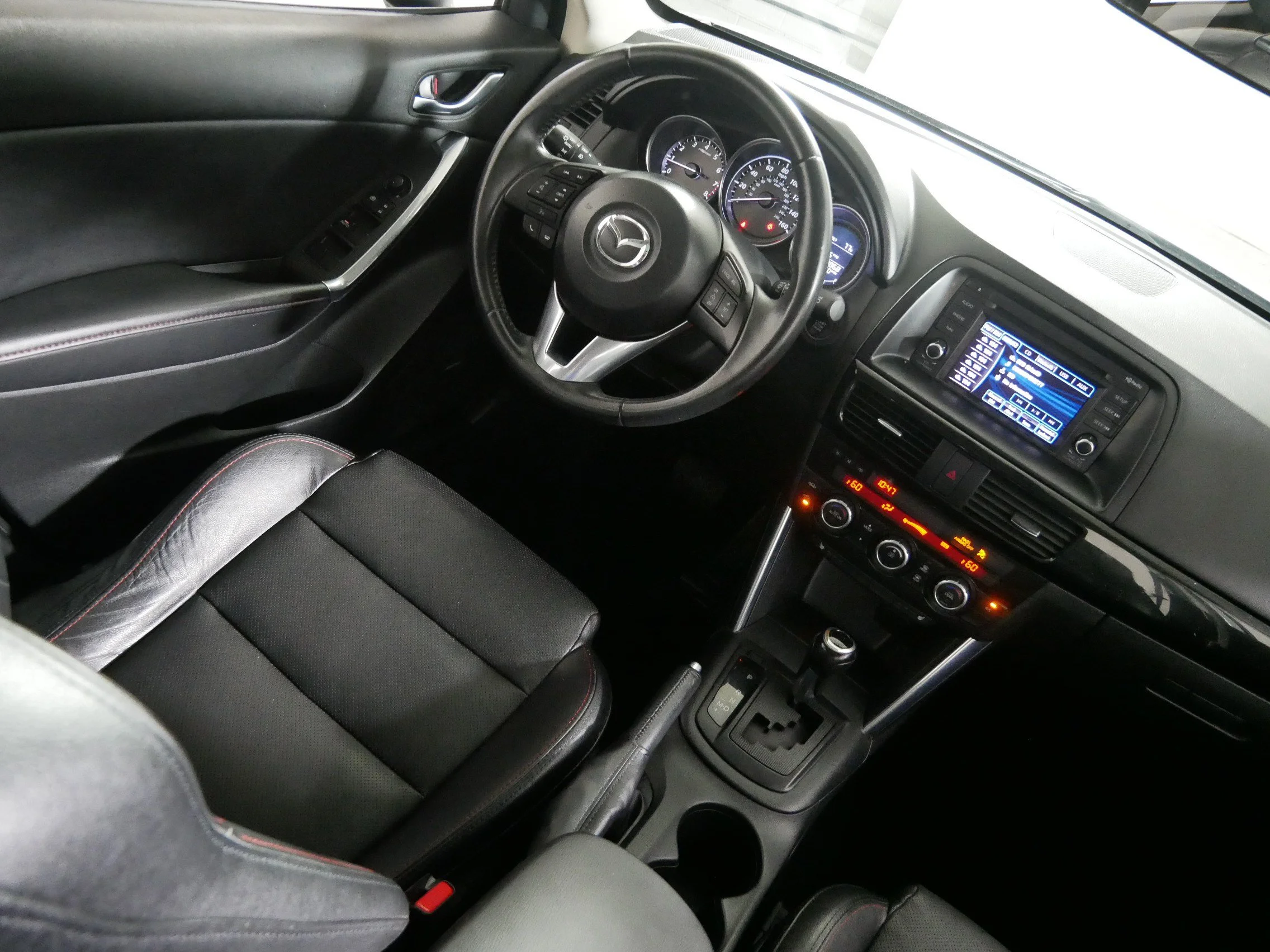 Used 2013 Liquid Silver Metallic Mazda Grand Touring image 9