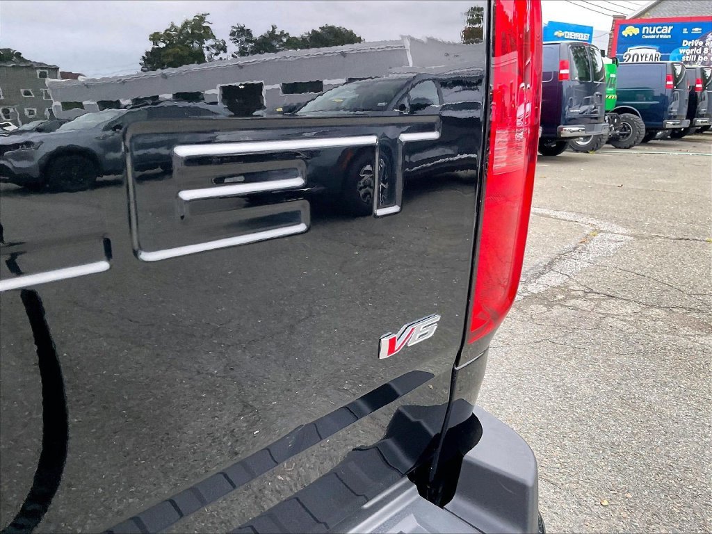 Used 2022 Black Chevrolet LT image 27