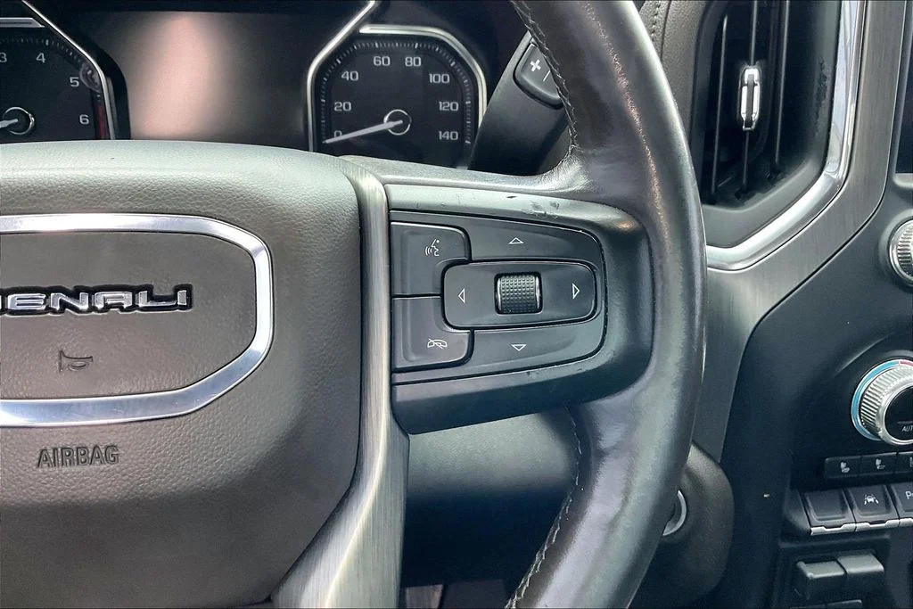 Used 2022 White GMC Denali image 11