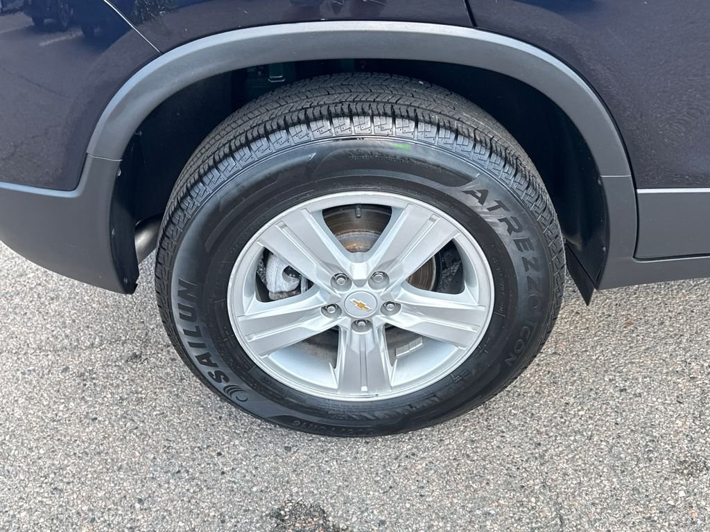 Used 2021 Blue Chevrolet LS image 38