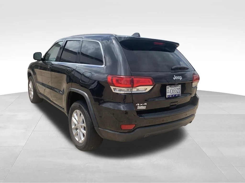 Used 2022 Black Jeep Laredo E image 17