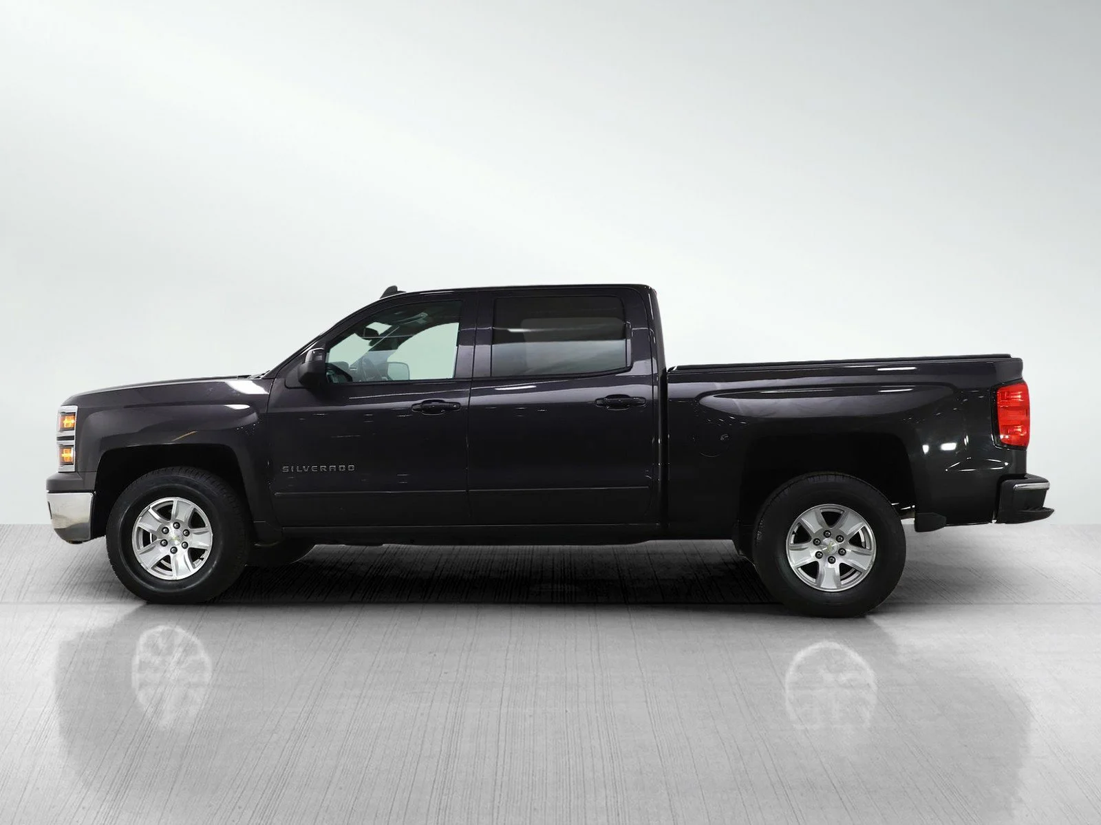 Used 2015 Chevrolet Silverado 1500 LT with VIN 3GCUKREC8FG517473 for sale in Wayzata, Minnesota