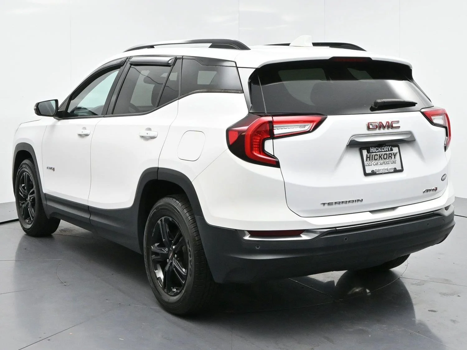 Used 2022 Summit White GMC AT4 image 6