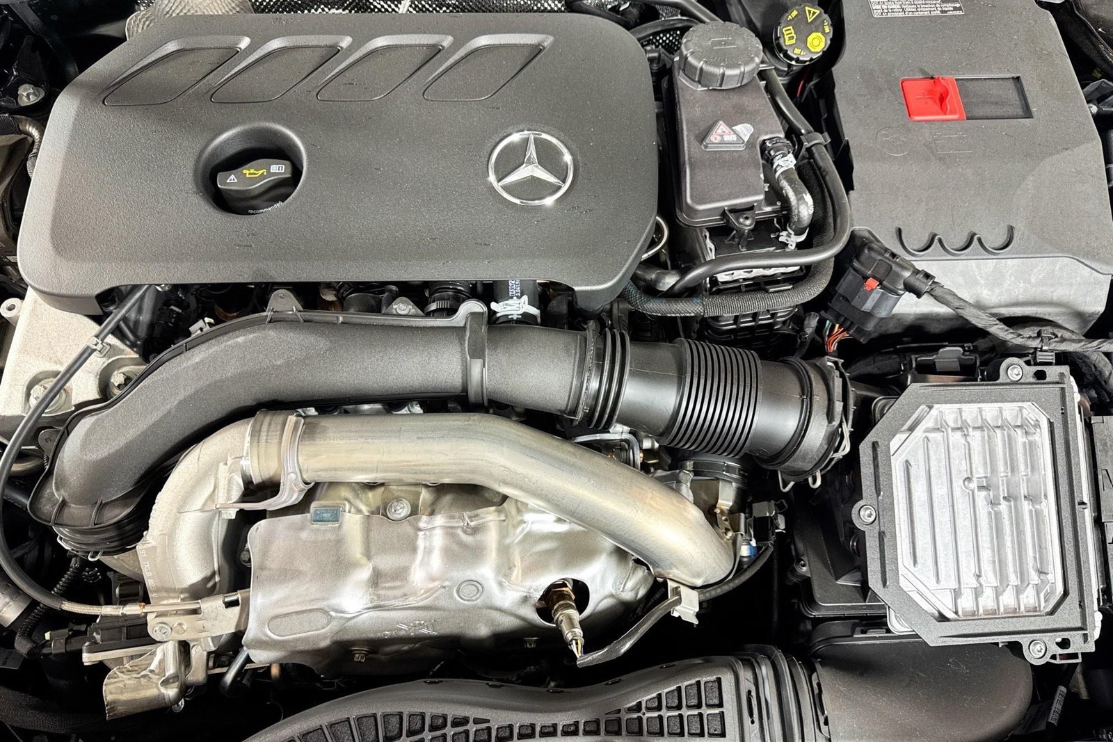 New 2026 Night Black Mercedes-Benz GLB 250 image 28