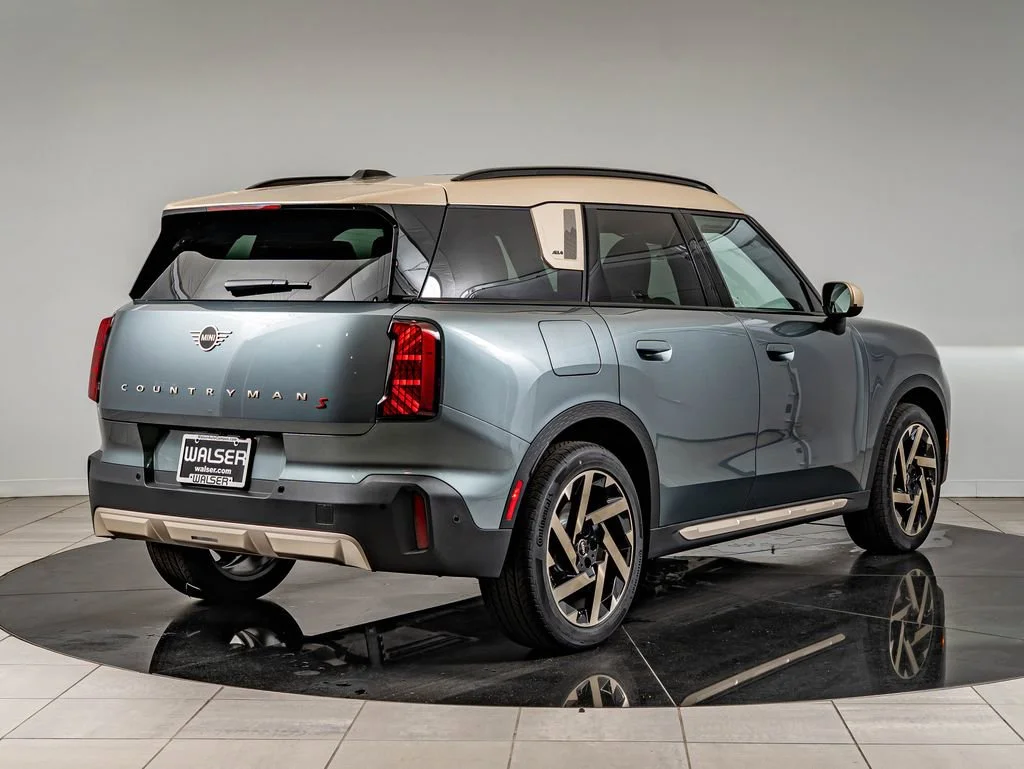 New 2027 Smokey Green Metallic MINI Iconic image 5