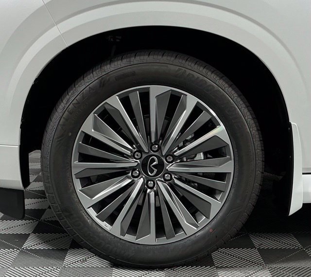 New 2027 White INFINITI LUXE image 10