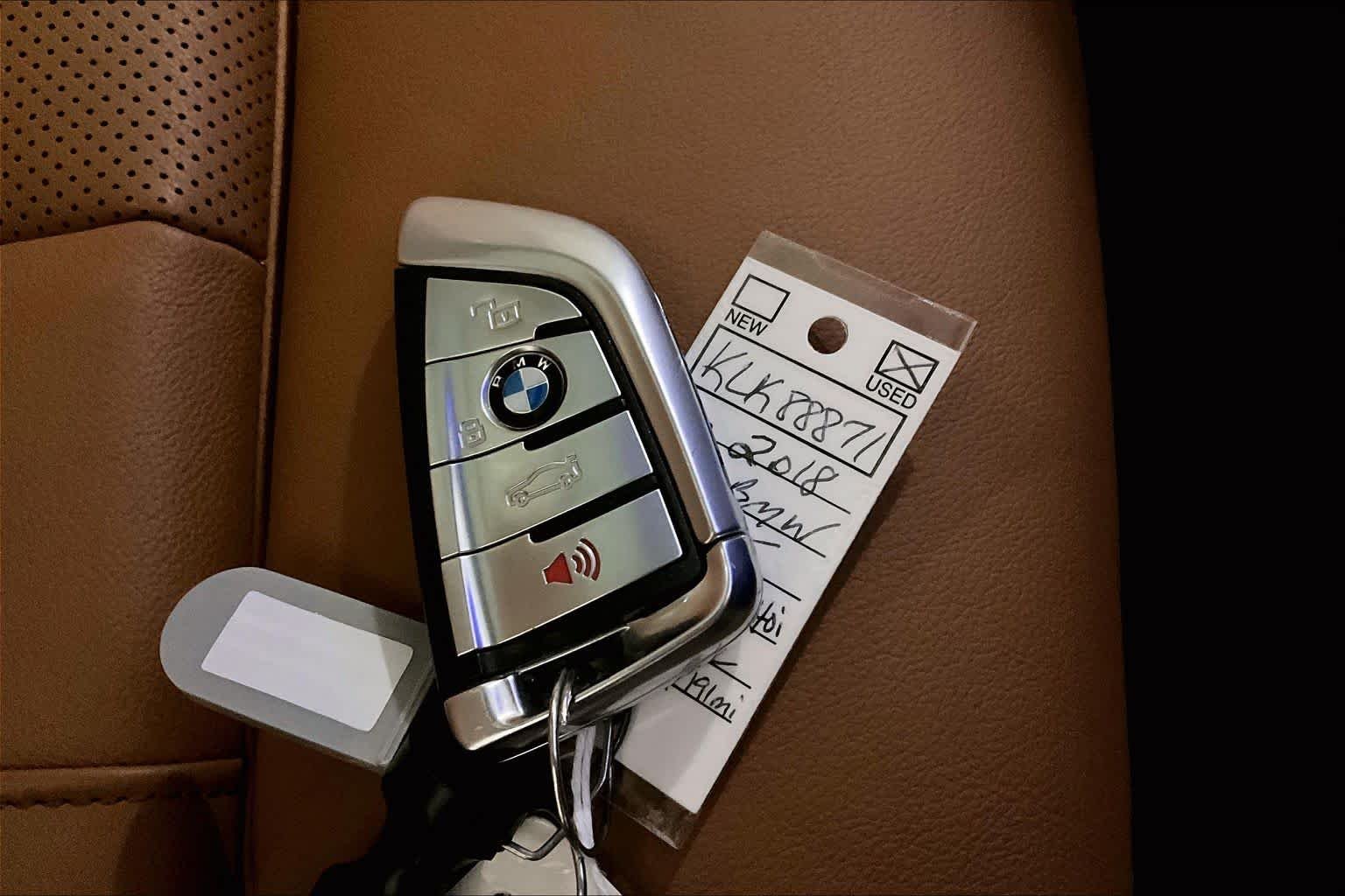 Used 2019 Mineral White Metallic BMW xDrive40i image 14