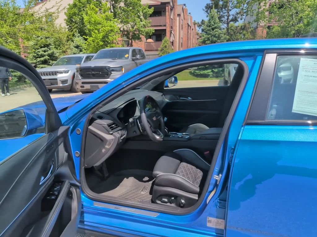 Used 2025 Blue Cadillac V-Series image 28