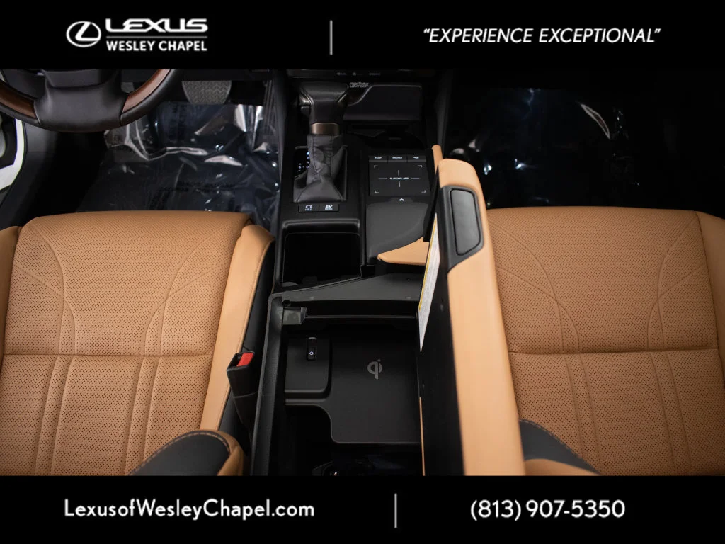 Used 2022 White Lexus 300h Ultra Luxury image 19