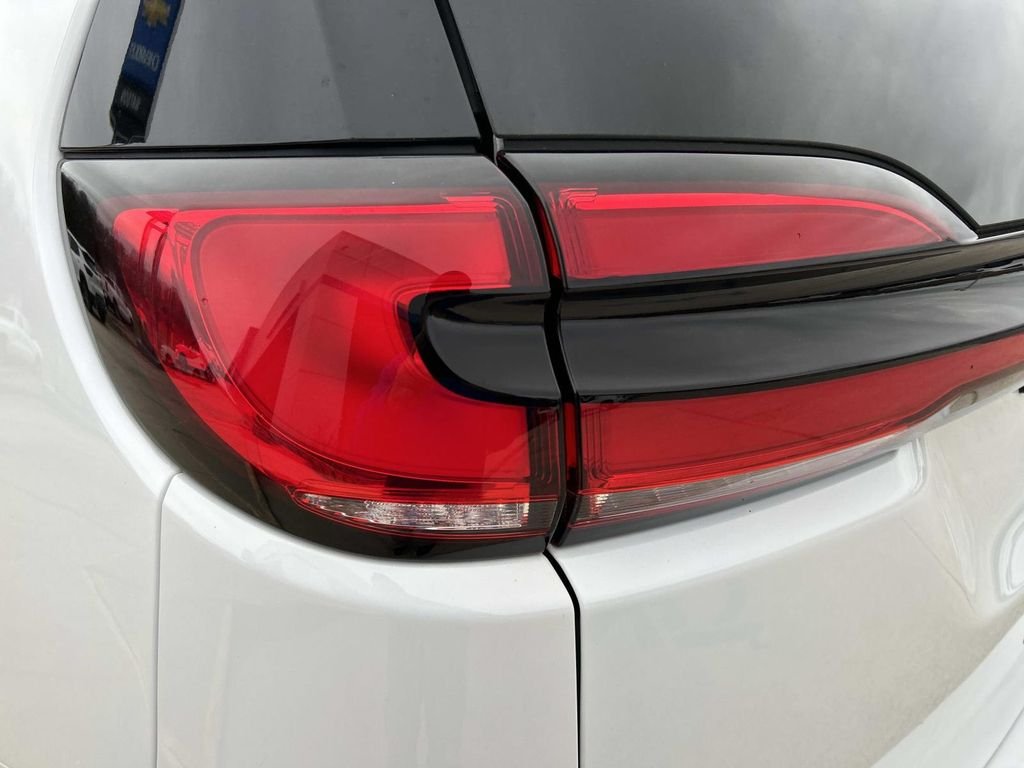 2024 Chrysler Pacifica Touring L - Photo 11