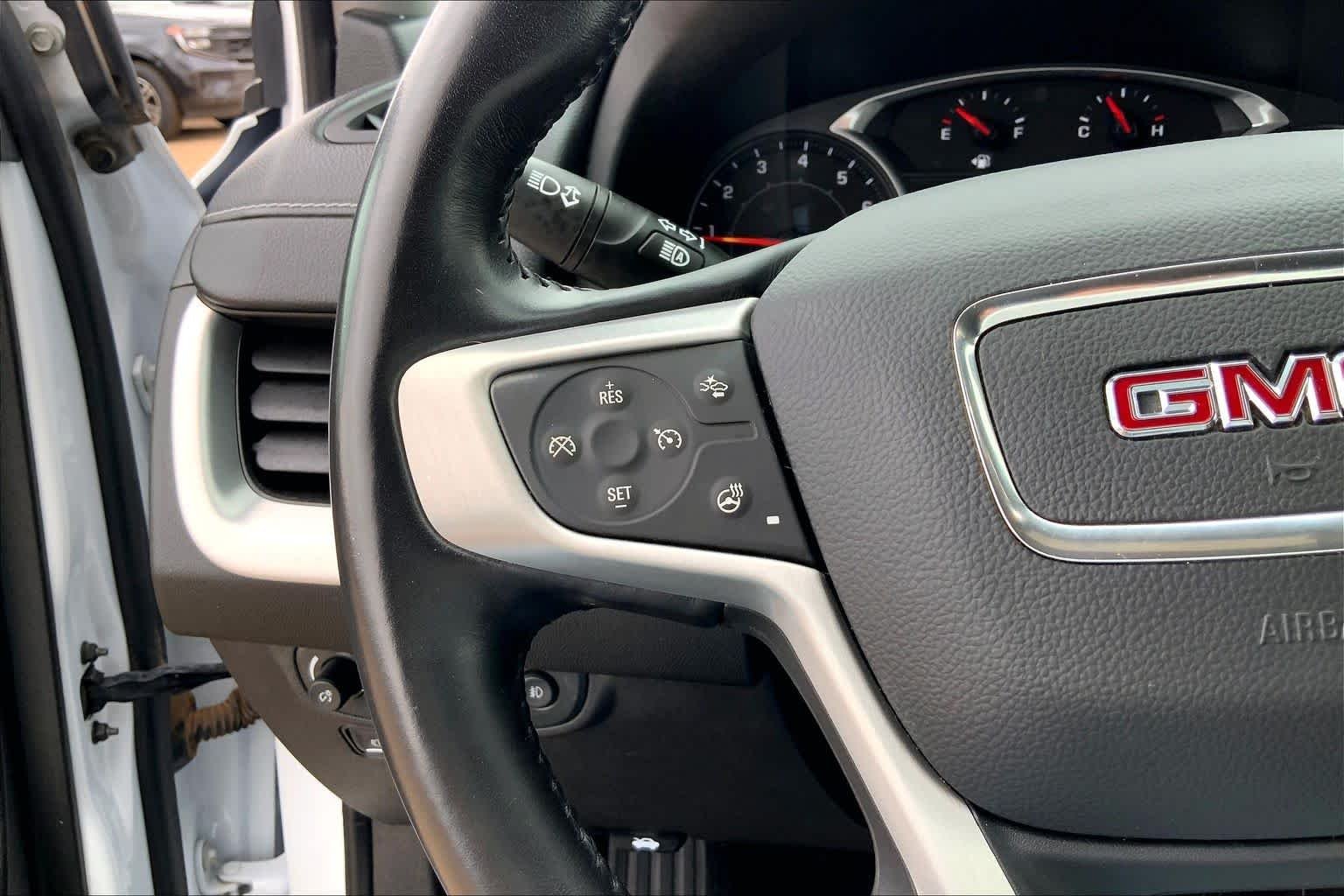 Used 2022 Summit White GMC SLT image 24