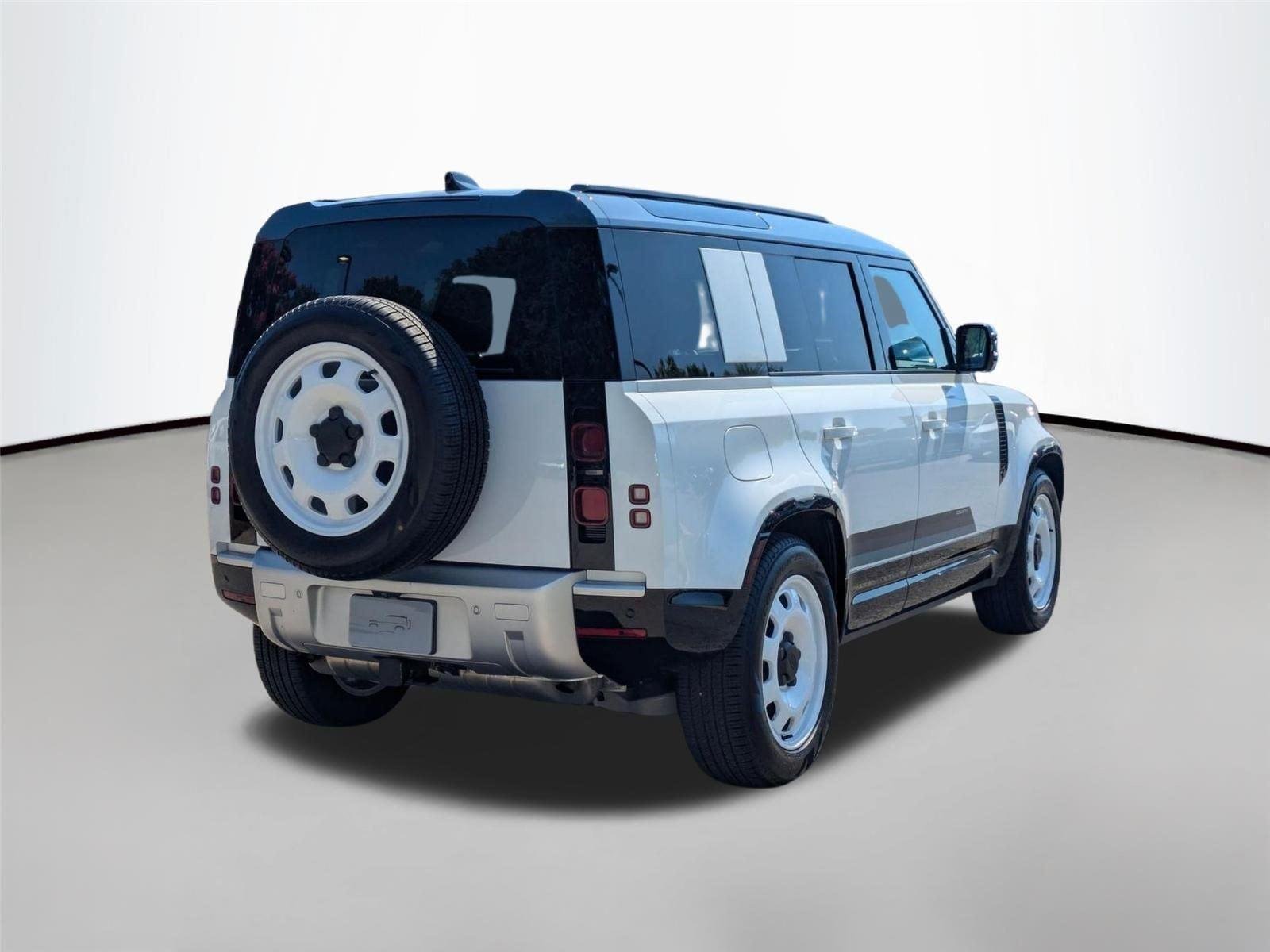 Used 2025 Fuji White Land Rover S image 5