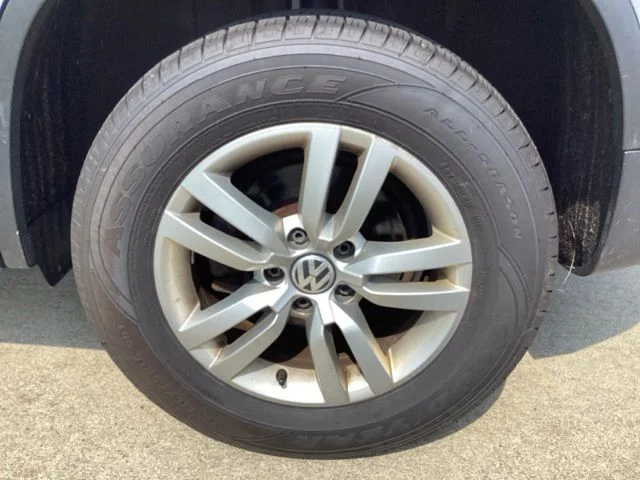 Used 2014 Silver Volkswagen S image 6